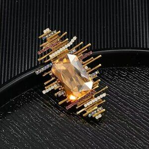 Baroque Rectangle Geometric Brooch Art Deco Look Gold with Rhinestones